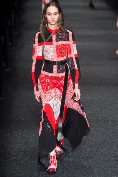 Look 9